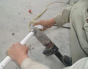 玛多漏水维修电话